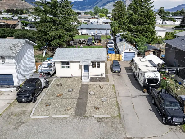 1023 Laroque St, Kamloops, BC V2B 5L6