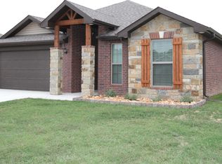 1204 E Par Cir, Neosho, MO 64850