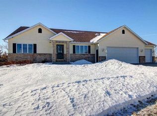 712 Starlight Ct, Cottage Grove, WI 53527