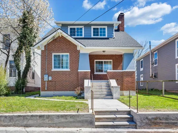 520 Rose Ave, Clifton Forge, VA 24422