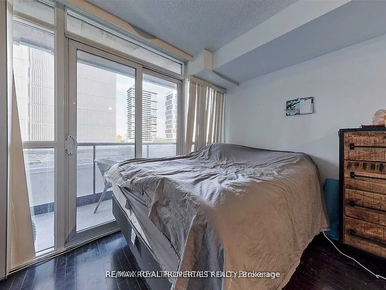 25 Carlton St #701 — Photo 7
