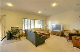 6 bed, 3.5 bath, 3580 sqft, $4,695 — Photo 2