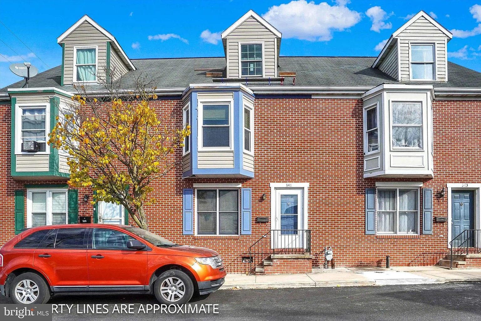 341 Oak Ln photo 1