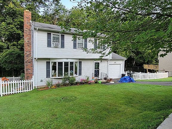 Cul de sac with Updated Fenc