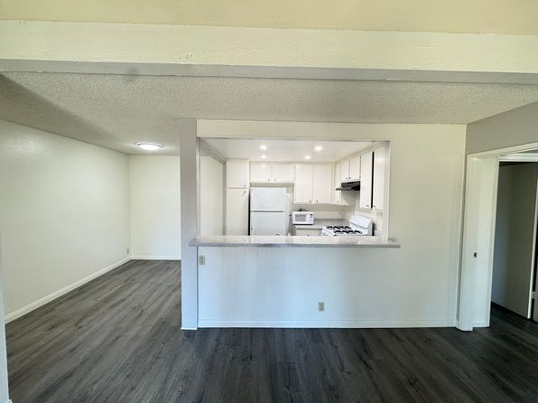 1133 E Alosta Ave #D105