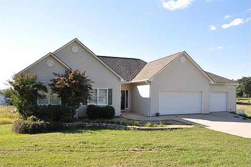 1st image of 213 Foothills Dr