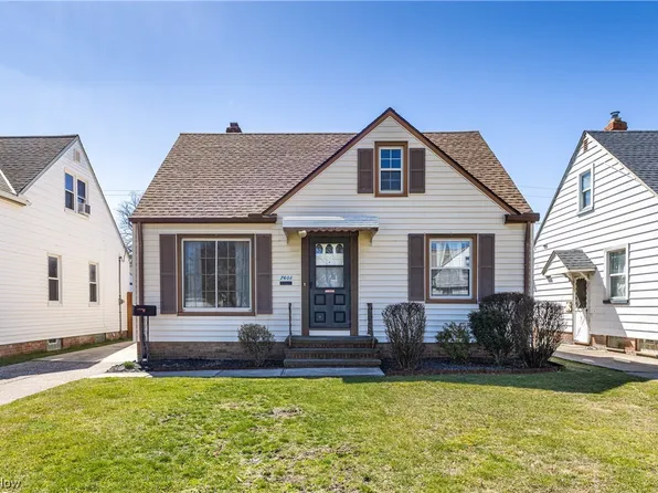 7601 Traymore Ave, Brooklyn, OH 44144