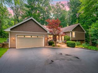 3720 Blackberry Ln, Kalamazoo, MI 49008