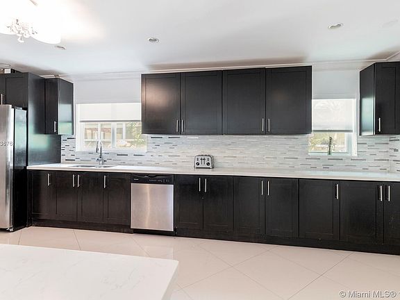 3rd image of 9149 Garland Ave #0