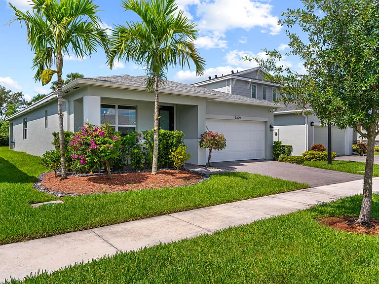 11629 SW Lyra Dr — Photo 3