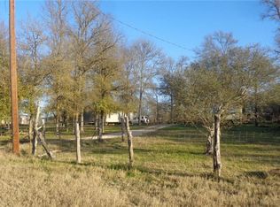 201 Fawn Ridge Rd, Cedar Creek, TX 78612