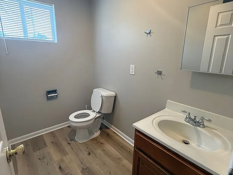 2018 Boyd Ave — Photo 10