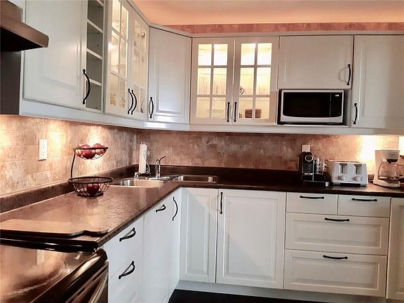 4th image of 1042 Falgarwood Dr #99