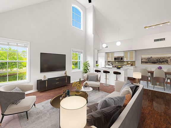 5th image of 9412 Lake Chase Island Way