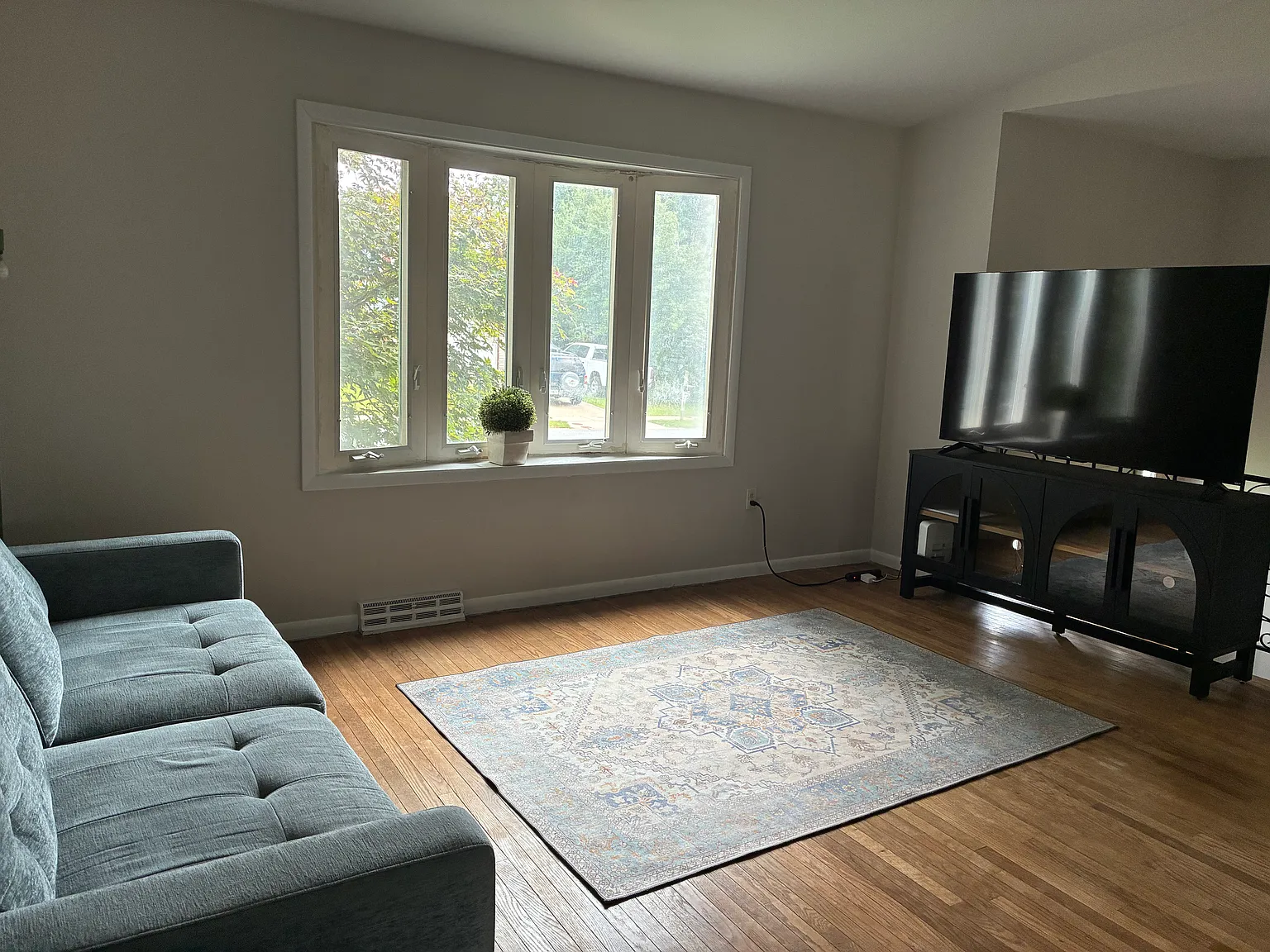 4 bed, 2.5 bath, 1735 sqft, $2,900 — Photo 3