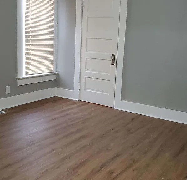 211 N Walnut St — Photo 9