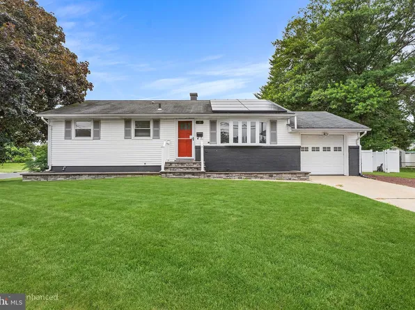 19 Ashwood Rd, Hamilton, NJ 08610