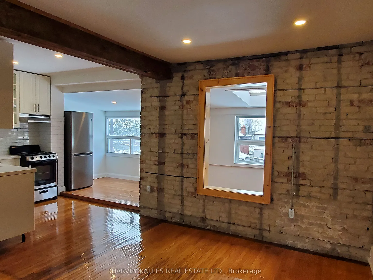 3 bed, $2,970 — Photo 2