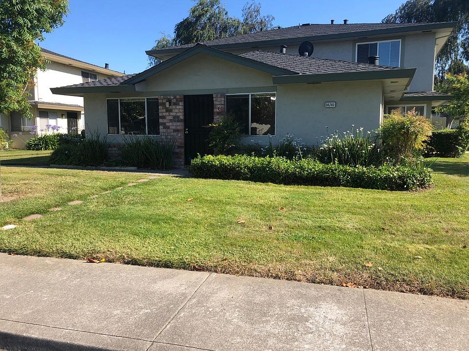 1st image of 34741 Skylark Dr APT 1