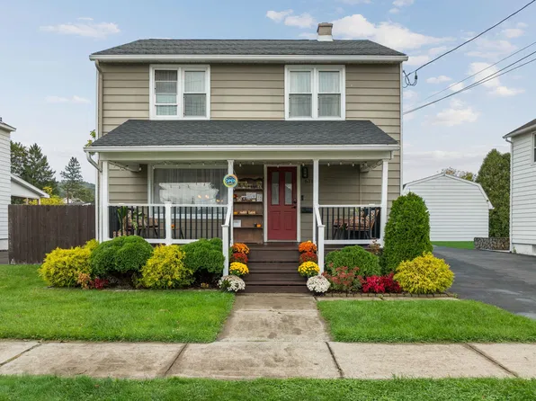 611 Maple St, Endicott, NY 13760