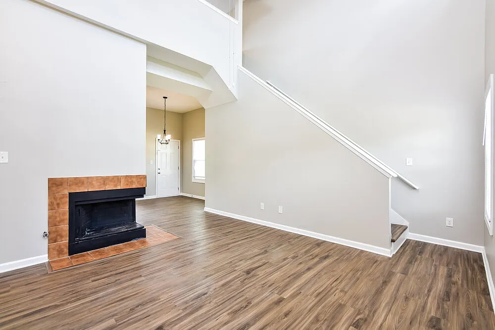 4 bed, 2.5 bath, 2346 sqft, $2,660 — Photo 4