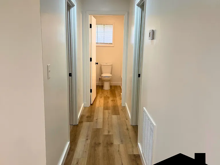 216 Madison Ave — Photo 8
