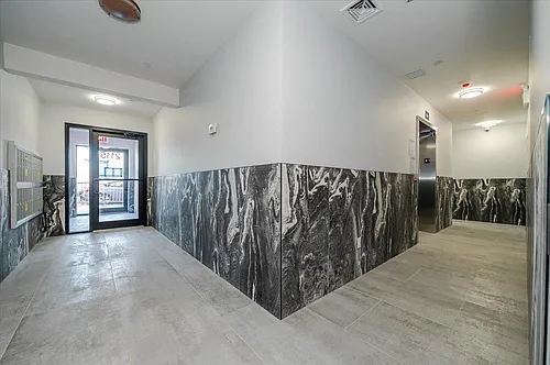 2115 Burr Ave #4D Photo 1