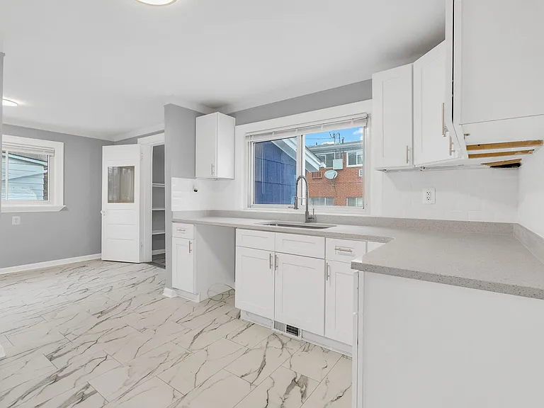 3606 Cadieux Rd — Photo 11
