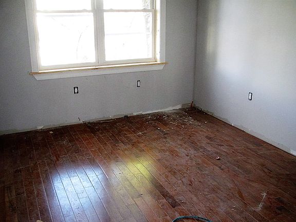 4th image of 197-07 Hollis Ave