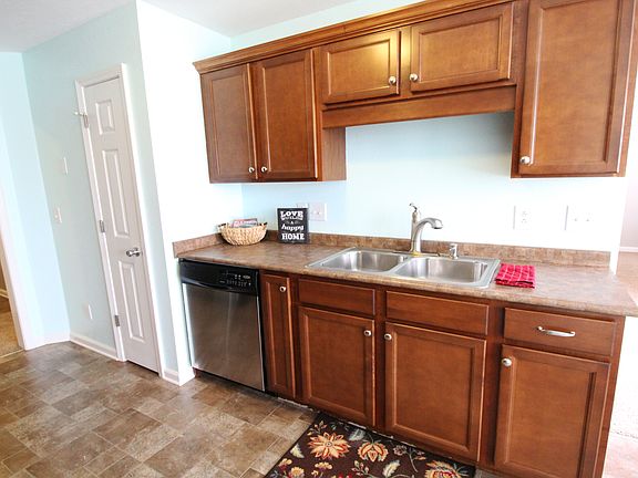 5th image of 1801 Patricia Dr