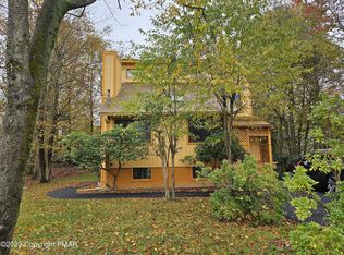 803 Clover Dr, Tobyhanna, PA 18466