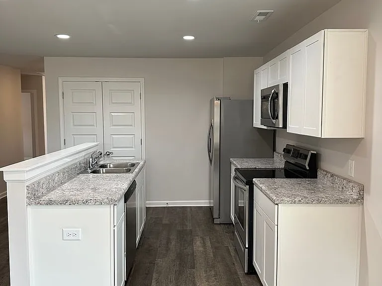 2126 Kilpatrick Ln — Photo 12