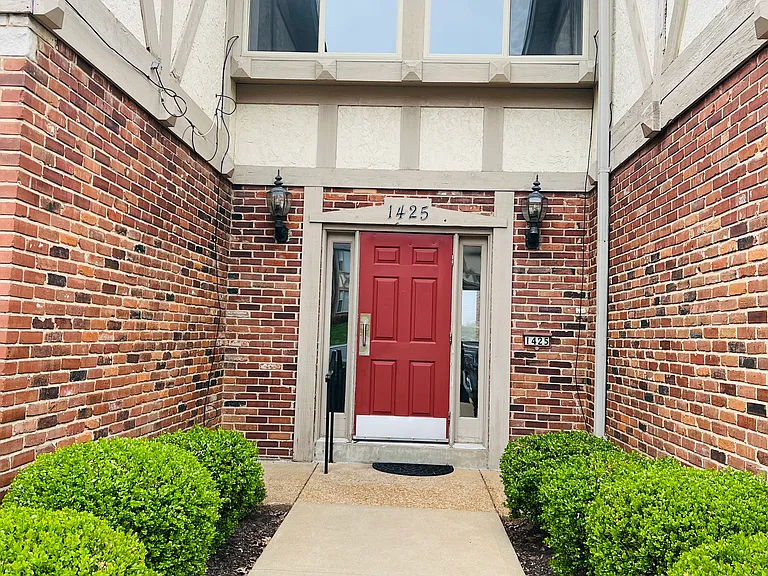 1425 Willow Brook Cv #8 — Photo 2