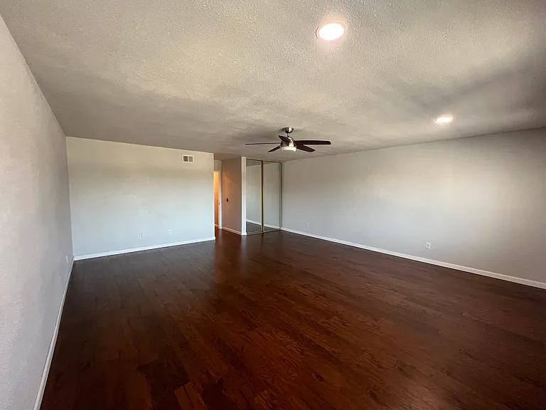 1371 La Mancha Pl — Photo 22