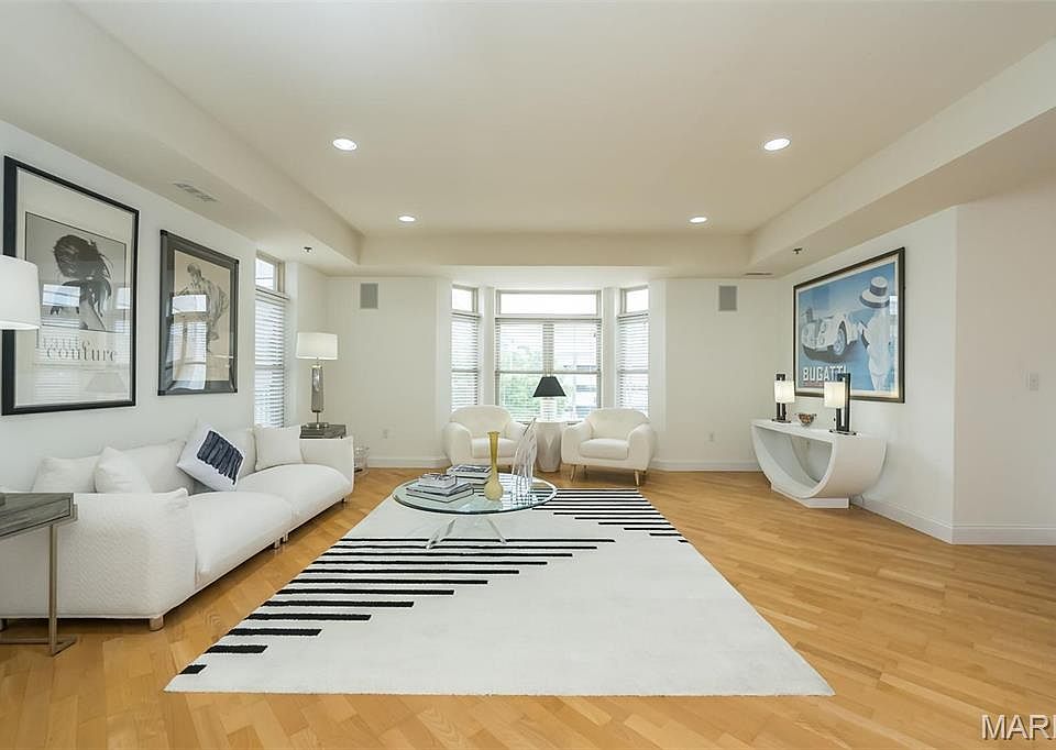 1st image of 842 N New Ballas Ct Unit 103