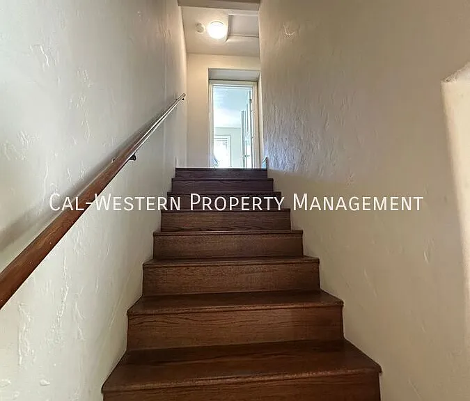 1385 Newport Ave — Photo 36