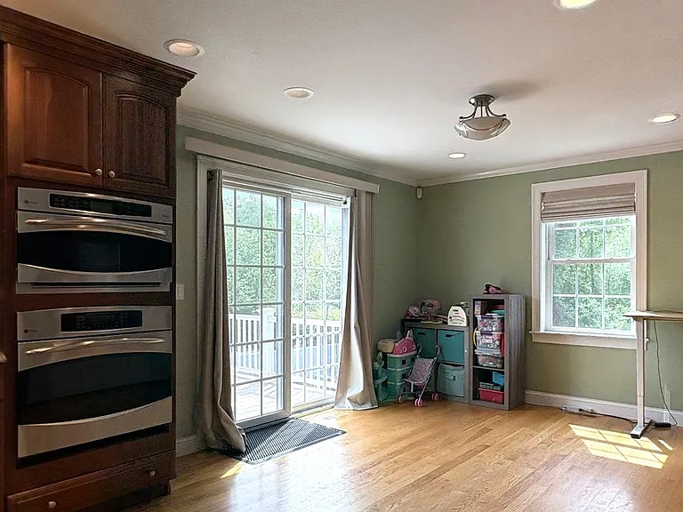 6 Dickson Ave — Photo 7
