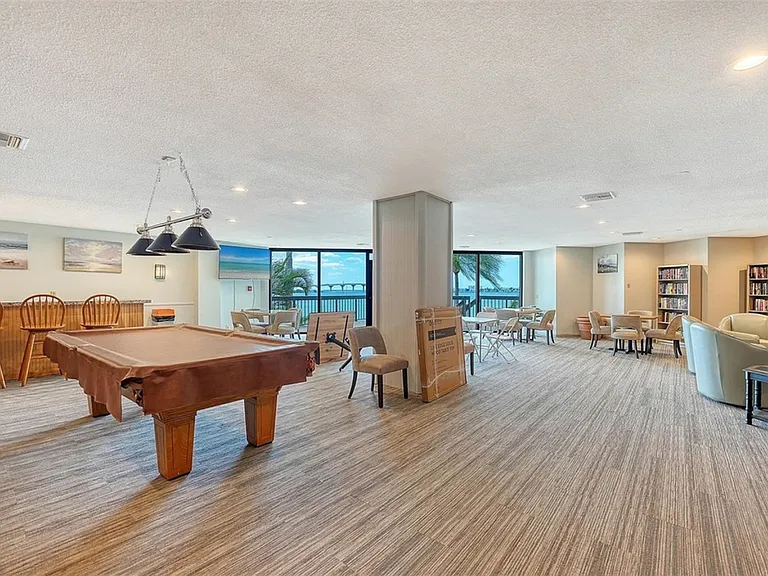 Common area, Pool Table