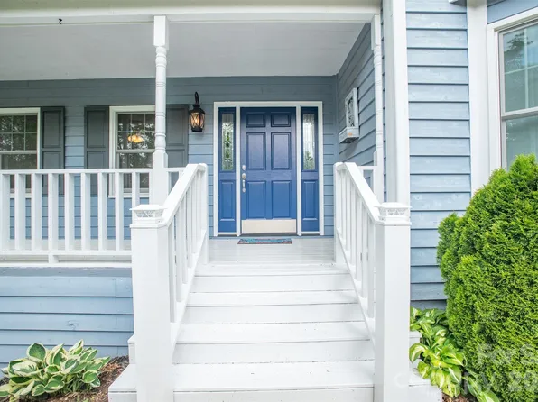 1002 Windsor Dr, Asheville, NC 28803
