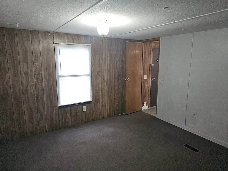 2390 Skyview Ln — Photo 10
