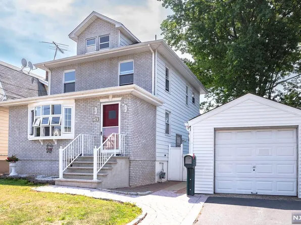 34 Kearney St, Lyndhurst, NJ 07071