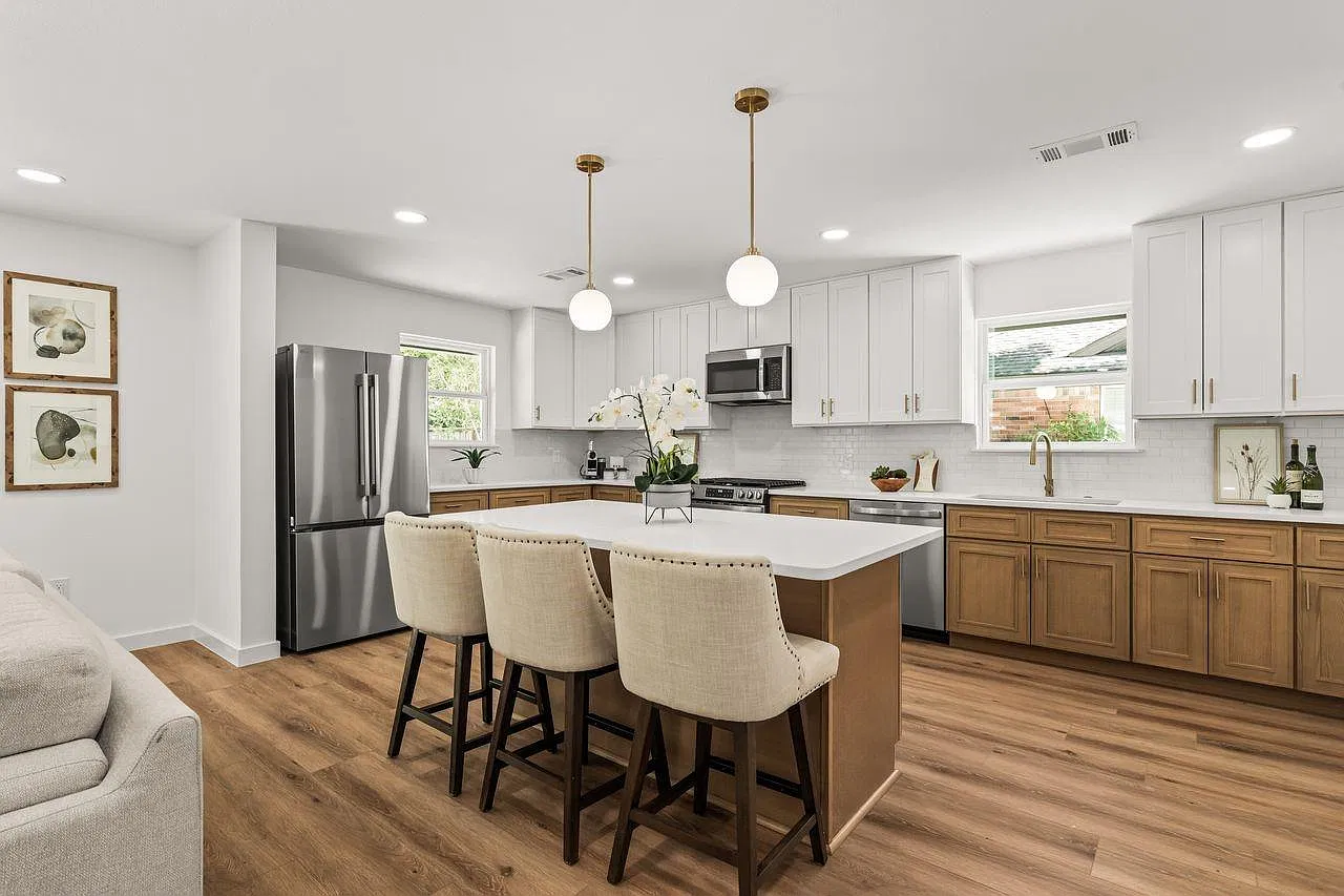 3 bed, 2.0 bath, 1818 sqft, $3,490 — Photo 3