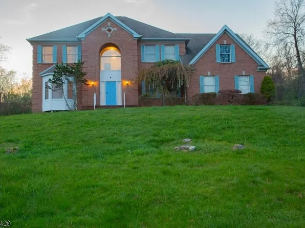 4 Lewis Hollow Rd, Mendham, NJ 07945