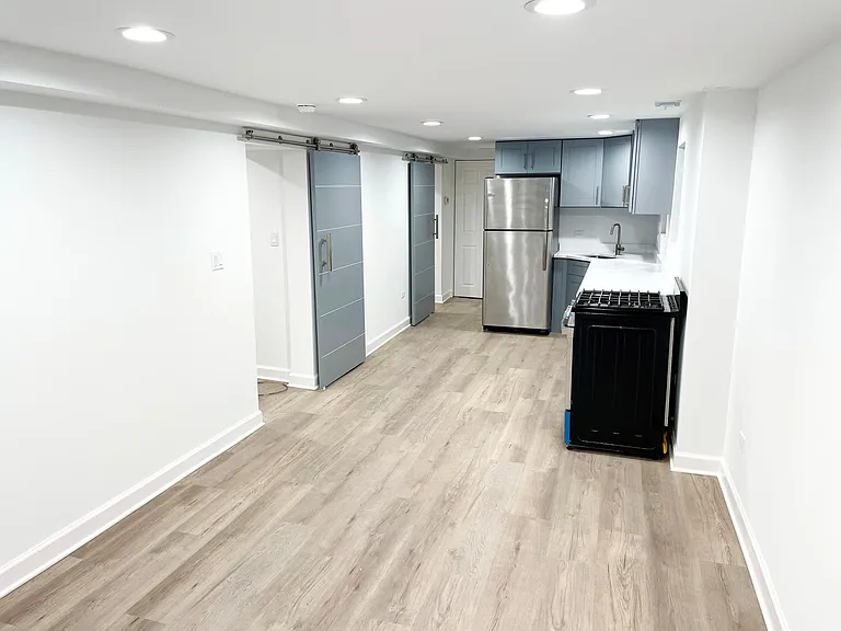 1505 N Rockwell St #G — Photo 3