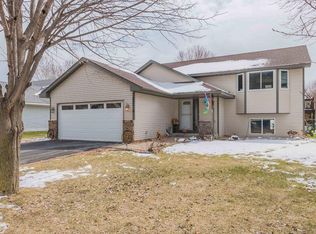 25719 Freeport Ave, Wyoming, MN 55092