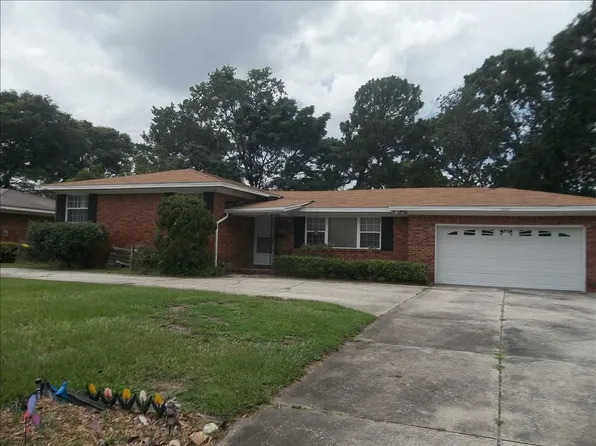 1028 Lawfin St W, Jacksonville, FL 32211