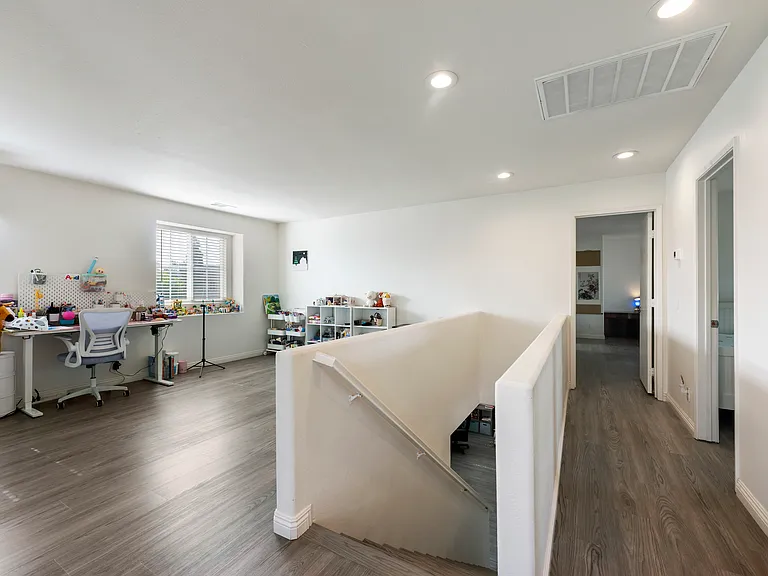 6393 Shorthorn Dr — Photo 12