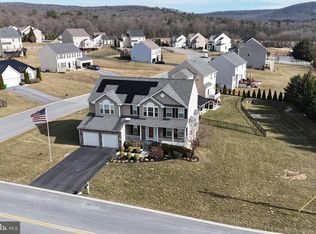 1237 Upland Dr, Fayetteville, PA 17222