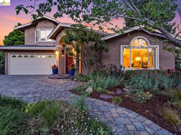 18100 De Souza Pl, Castro Valley, CA 94546