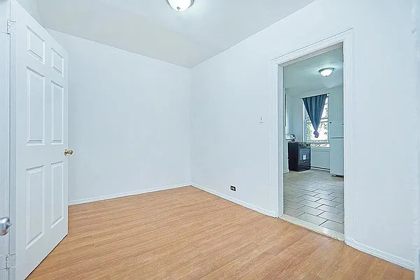 Rented by Brickview NYC Realty NYV LLC | media 2